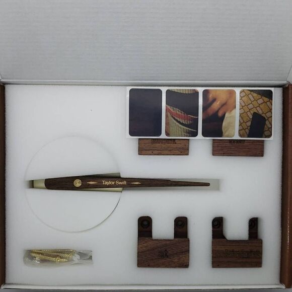 Taylor Swift New In Box Meet Me At Midnight Clock - Picture 2 of 5